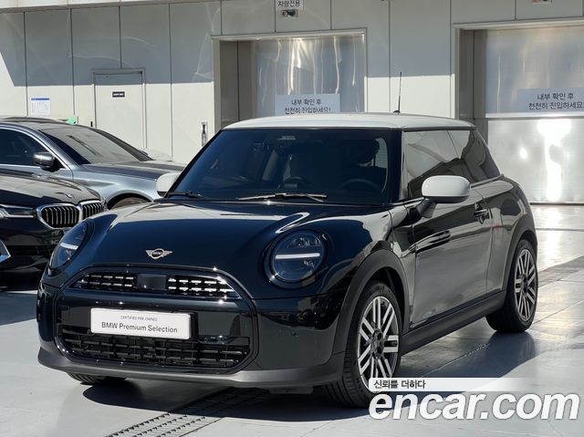 Mini Cooper Classic — пробег 31 км — фото 1 из 5