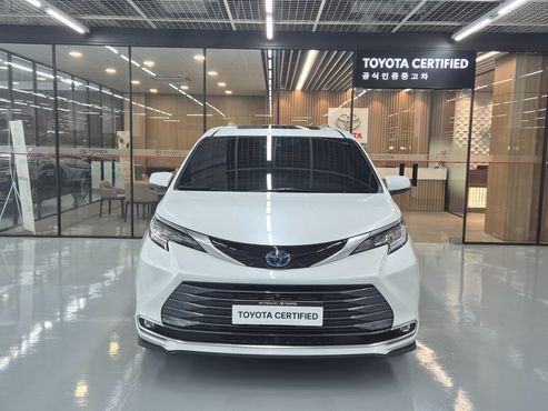 Toyota Sienna 2.5 Hybrid 2WD — пробег 30 295 км — фото 3 из 5
