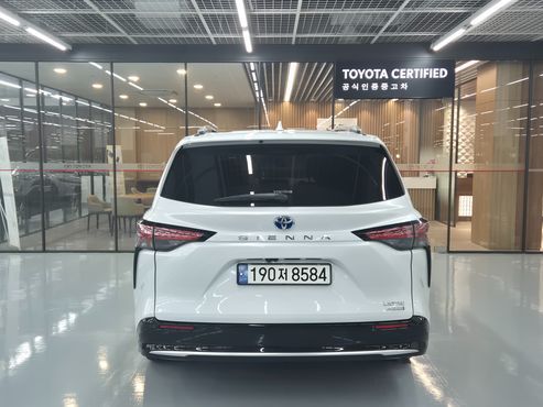 Toyota Sienna 2.5 Hybrid 2WD — пробег 30 295 км — фото 4 из 5