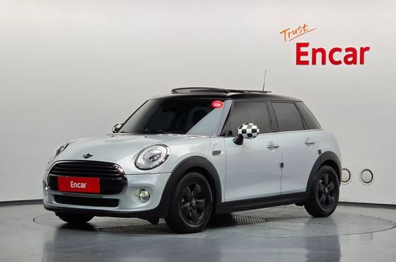 Mini Cooper 5Door Mid 3rd — пробег 89 185 км — фото 1 из 5
