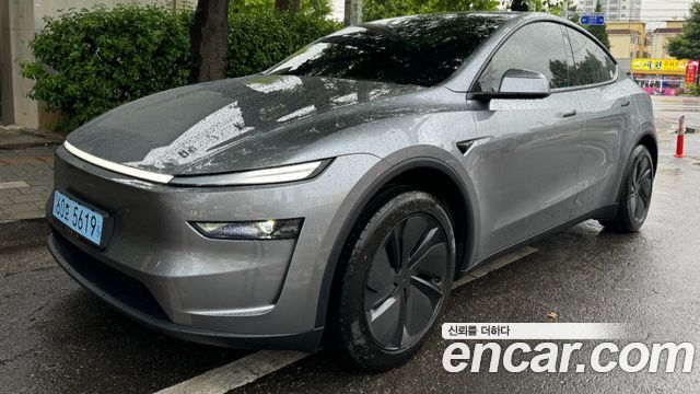 Tesla Model Y Premium RWD — пробег 2 850 км — фото 1 из 5