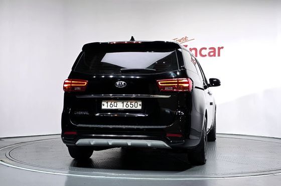 Kia Carnival 9-Seater Luxury — пробег 192 327 км — фото 4 из 5