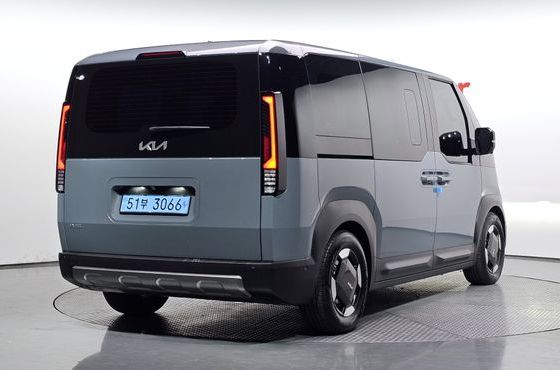 Kia PV5 Passenger 5 Seater Plus — пробег 8 074 км — фото 2 из 5