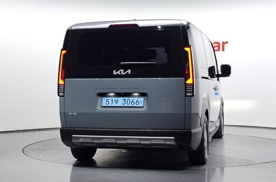 Kia PV5 Passenger 5 Seater Plus — пробег 8 074 км — фото 4 из 5