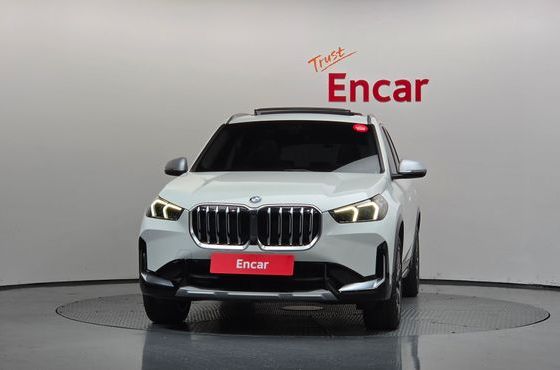 BMW X1 xDrive 20i xLine — пробег 38 918 км — фото 3 из 5