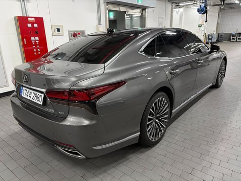 Lexus LS 3.5 Luxury AWD — пробег 14 500 км — фото 2 из 5
