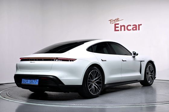 Porsche Taycan Base — пробег 56 932 км — фото 2 из 5