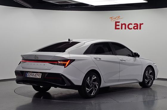 Hyundai AVANTE 1.6 Inspiration — пробег 6 537 км — фото 2 из 5