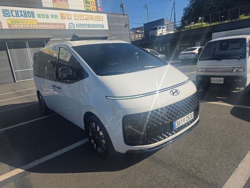 Hyundai Staria HEV 1.6 Lounge 9-Seater Inspiration — пробег 27 700 км — фото 5 из 5